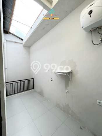 Rumah Strategis Minimalis Lb 120m2 di Ciputat, Tangerang Selatan Rumah Strategis Minimalis Lb 120m2 di Ciputat, Tangerang Selatan