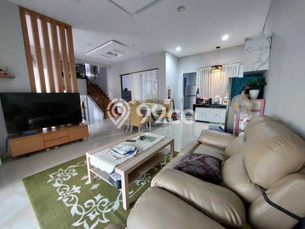 Hunian Eksklusif Siap Huni LT 224m2 di BSD, Tangerang Selatan Hunian Eksklusif Siap Huni LT 224m2 di BSD, Tangerang Selatan
