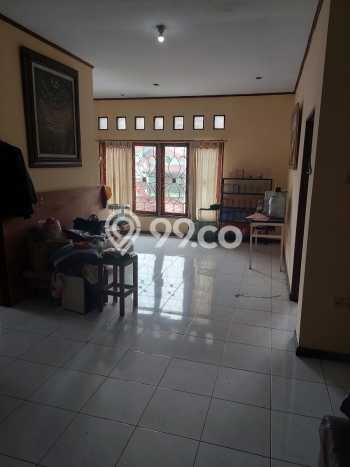 Rumah Mewah LB 300m2 Siap Huni Desain Elegan di Bintaro, Tangerang Selatan Rumah Mewah LB 300m2 Siap Huni Desain Elegan di Bintaro, Tangerang Selatan