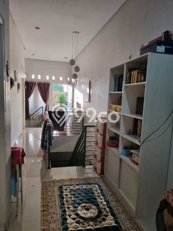 Jual Rumah Bagus Siap Huni LB 258m2 di Ciputat, Tangerang Selatan Jual Rumah Bagus Siap Huni LB 258m2 di Ciputat, Tangerang Selatan