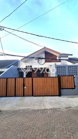 Rumah Modern Cantik 3 KT Bisa Langsung Pindah di Ciputat Rumah Modern Cantik 3 KT Bisa Langsung Pindah di Ciputat
