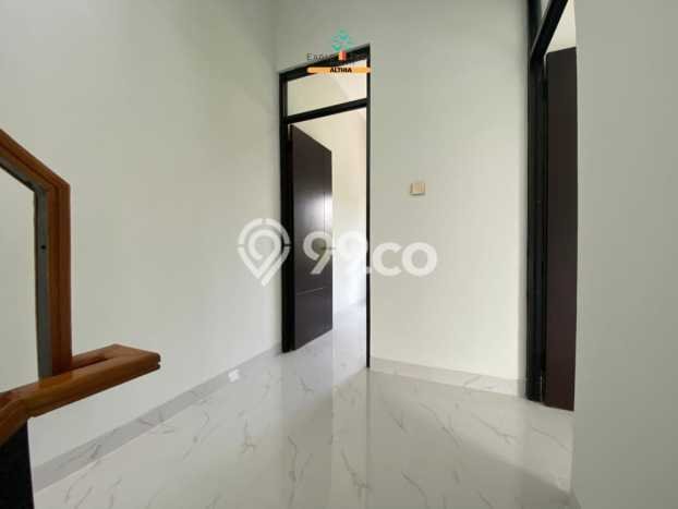 Rumah Strategis Minimalis Lb 110m2 di BSD, Tangerang Selatan Rumah Strategis Minimalis Lb 110m2 di BSD, Tangerang Selatan