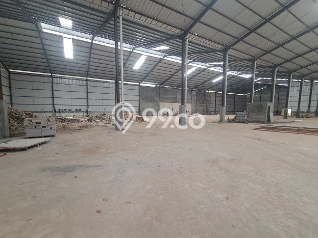 Unit Gudang Disewakan di Jalan Panjang di Area Ramai & Strategis Unit Gudang Disewakan di Jalan Panjang di Area Ramai & Strategis