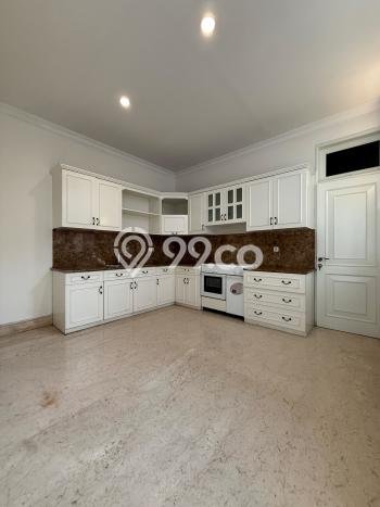 Rumah Elit Modern Tanpa Renovasi di Pondok Indah Jakarta Selatan Rumah Elit Modern Tanpa Renovasi di Pondok Indah Jakarta Selatan