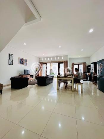 Hunian Mewah LB 180m2 Siap Pakai Desain Elegan di Tanjung Barat, Jakarta Selatan Hunian Mewah LB 180m2 Siap Pakai Desain Elegan di Tanjung Barat, Jakarta Selatan