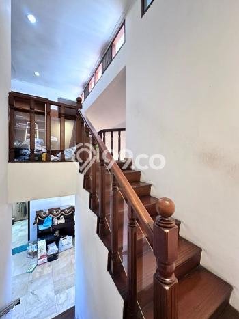 For Sale! Luxury House LT 200m2 Desain Elegan di Pondok Indah For Sale! Luxury House LT 200m2 Desain Elegan di Pondok Indah