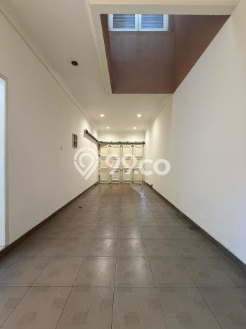 Rumah Elit Modern Tanpa Renovasi di Pondok Indah Jakarta Selatan Rumah Elit Modern Tanpa Renovasi di Pondok Indah Jakarta Selatan