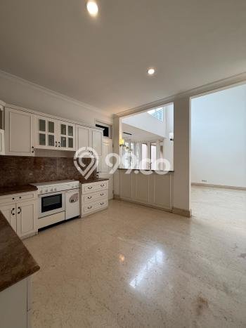 Rumah Elit Modern Tanpa Renovasi di Pondok Indah Jakarta Selatan Rumah Elit Modern Tanpa Renovasi di Pondok Indah Jakarta Selatan