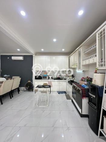 Hunian Elit LB 270m2 Siap Huni Desain Elegan di Pondok Indah, Jakarta Selatan Hunian Elit LB 270m2 Siap Huni Desain Elegan di Pondok Indah, Jakarta Selatan