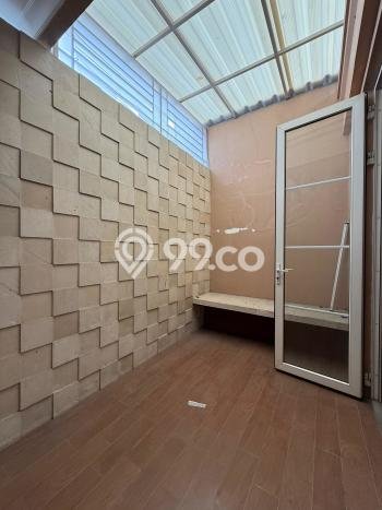 Rumah Elit Modern Tanpa Renovasi di Pondok Indah Jakarta Selatan Rumah Elit Modern Tanpa Renovasi di Pondok Indah Jakarta Selatan
