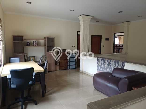 For Sale! Luxury House LT 288m2 Desain Elegan di Pulomas For Sale! Luxury House LT 288m2 Desain Elegan di Pulomas
