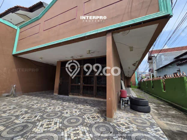 Disewakan! Rumah 9 Kamar Tidur &
8 Kamar Mandi di Slipi, Jakarta Barat Disewakan! Rumah 9 Kamar Tidur &
8 Kamar Mandi di Slipi, Jakarta Barat