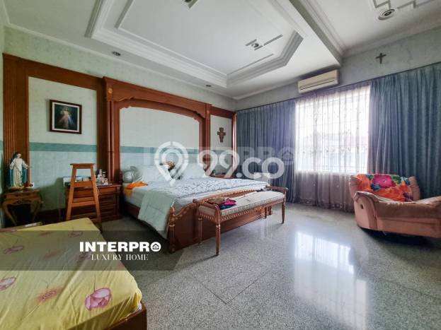 Rumah Luxury Modern Tanpa Renovasi di Puri Indah Jakarta Barat Rumah Luxury Modern Tanpa Renovasi di Puri Indah Jakarta Barat