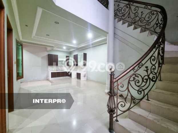 Rumah Asri 4 Kamar View Danau di Permata Buana, Jakarta Barat Rumah Asri 4 Kamar View Danau di Permata Buana, Jakarta Barat