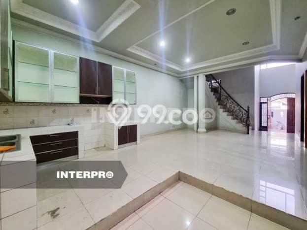 Rumah Asri 4 Kamar View Danau di Permata Buana, Jakarta Barat Rumah Asri 4 Kamar View Danau di Permata Buana, Jakarta Barat