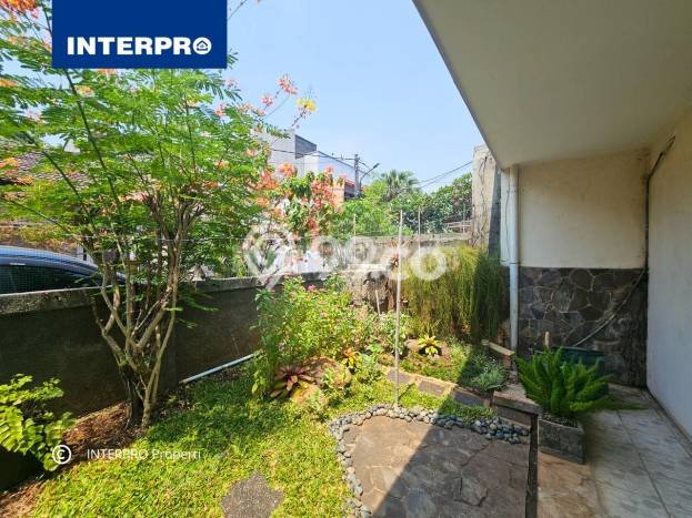 Rumah 1,5 Lantai Siap Huni Terawat di Taman Meruya Ilir Jakbar Rumah 1,5 Lantai Siap Huni Terawat di Taman Meruya Ilir Jakbar