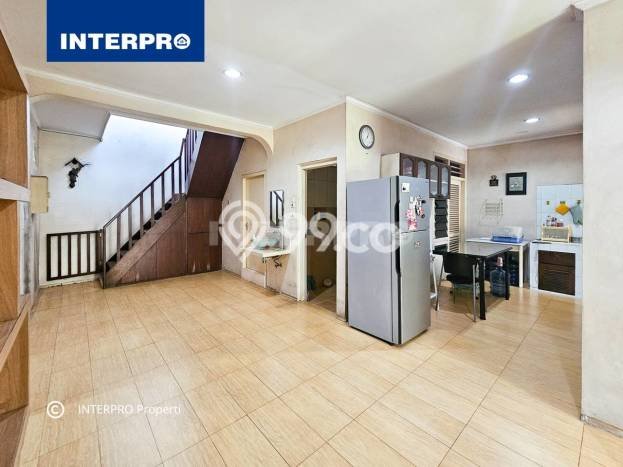 Rumah 1,5 Lantai Siap Huni Terawat di Taman Meruya Ilir Jakbar Rumah 1,5 Lantai Siap Huni Terawat di Taman Meruya Ilir Jakbar