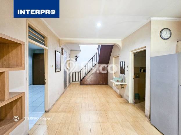 Rumah 1,5 Lantai Siap Huni Terawat di Taman Meruya Ilir Jakbar Rumah 1,5 Lantai Siap Huni Terawat di Taman Meruya Ilir Jakbar