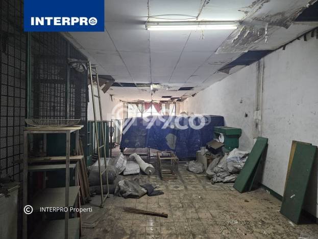 Ruko Hitung Tanah di Muara Karang Jakarta Utara Butuh Renovasi Ruko Hitung Tanah di Muara Karang Jakarta Utara Butuh Renovasi
