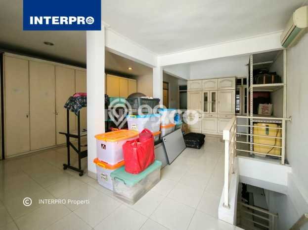 Rumah 2 Lantai Dijual Taman Ratu Indah Lokasi Strategis Lt 132m2 Rumah 2 Lantai Dijual Taman Ratu Indah Lokasi Strategis Lt 132m2