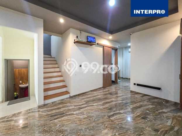 Jual Rumah Mewah Elegan Dengan View Cantik di BSD, Tangerang Jual Rumah Mewah Elegan Dengan View Cantik di BSD, Tangerang
