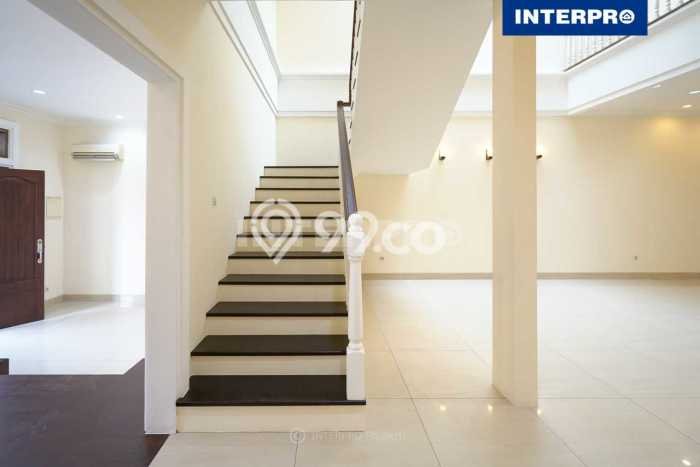 INVESTASI CERDAS! Rumah Exclusive Permata Buana, Jakarta Barat, Luas Tanah 230m² Luas Bangunan 320m² INVESTASI CERDAS! Rumah Exclusive Permata Buana, Jakarta Barat, Luas Tanah 230m² Luas Bangunan 320m²