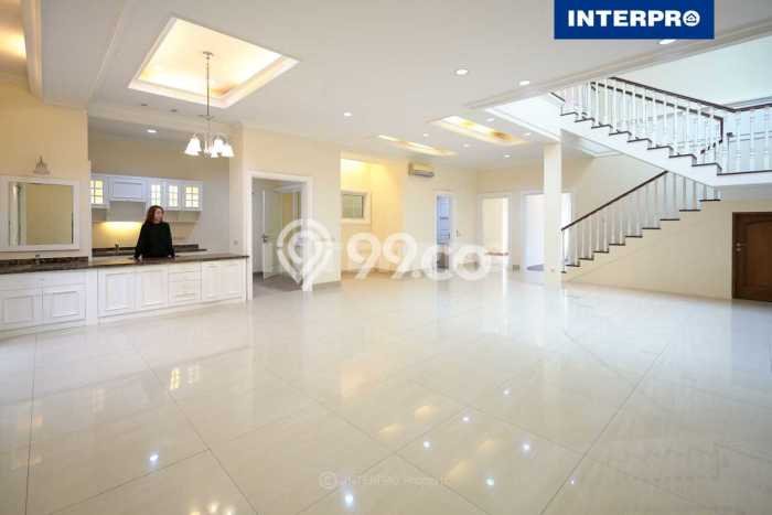 INVESTASI CERDAS! Rumah Exclusive Permata Buana, Jakarta Barat, Luas Tanah 230m² Luas Bangunan 320m² INVESTASI CERDAS! Rumah Exclusive Permata Buana, Jakarta Barat, Luas Tanah 230m² Luas Bangunan 320m²
