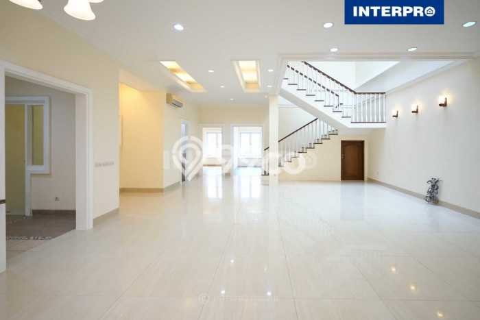 INVESTASI CERDAS! Rumah Exclusive Permata Buana, Jakarta Barat, Luas Tanah 230m² Luas Bangunan 320m² INVESTASI CERDAS! Rumah Exclusive Permata Buana, Jakarta Barat, Luas Tanah 230m² Luas Bangunan 320m²