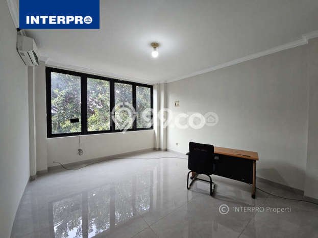 Unit Ruko Dijual di Jakarta Barat LT 120m2 & LB 360m2 Unit Ruko Dijual di Jakarta Barat LT 120m2 & LB 360m2