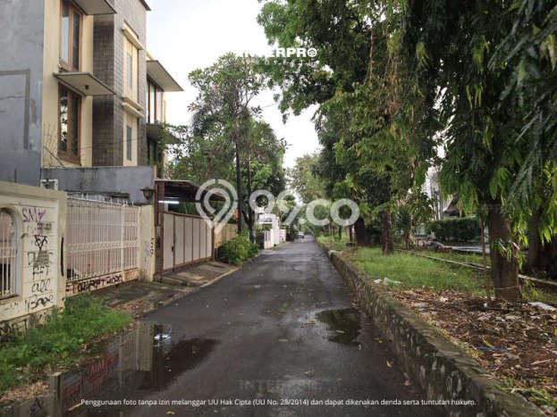 Rumah Elit Modern Tanpa Renovasi di Puri Indah Jakarta Barat Rumah Elit Modern Tanpa Renovasi di Puri Indah Jakarta Barat