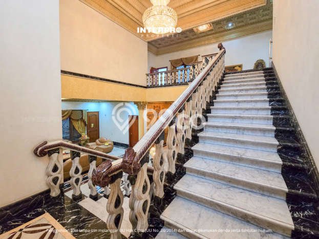 Hunian Elit LB 1000m2 Siap Pakai Desain Elegan di Permata Buana, Jakarta Barat Hunian Elit LB 1000m2 Siap Pakai Desain Elegan di Permata Buana, Jakarta Barat