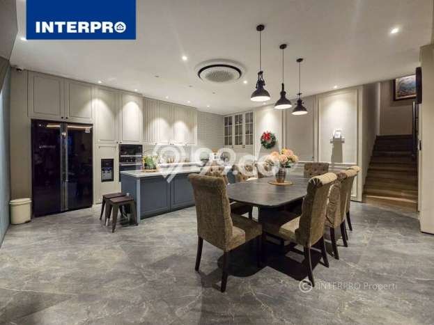 Jual Rumah Luas Elegan Dengan View Eksklusif di Permata Buana, Jakarta Barat Jual Rumah Luas Elegan Dengan View Eksklusif di Permata Buana, Jakarta Barat