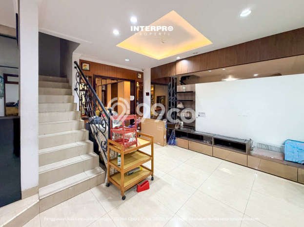 For Sale! Luxury House LT 160m2 Desain Elegan di Permata Buana For Sale! Luxury House LT 160m2 Desain Elegan di Permata Buana