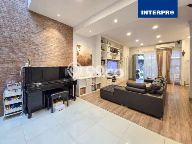 PROMO SPESIAL! Jual Rumah Berkualitas di Permata Buana, Jakarta Barat, Luas Tanah 120m² Luas Bangunan 180m² PROMO SPESIAL! Jual Rumah Berkualitas di Permata Buana, Jakarta Barat, Luas Tanah 120m² Luas Bangunan 180m²