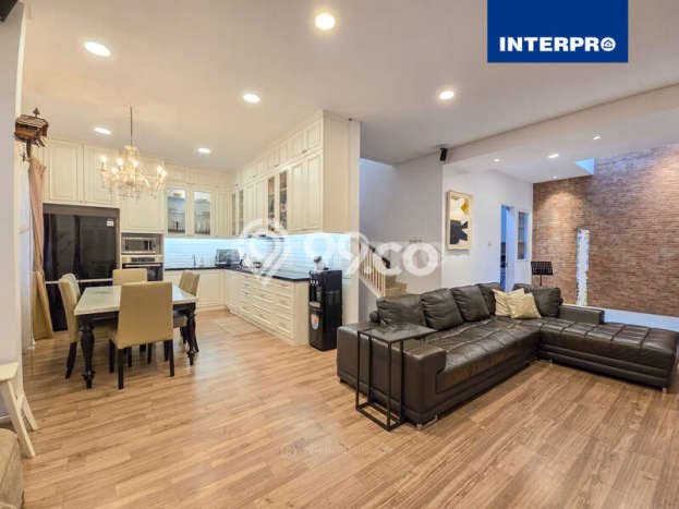 PROMO SPESIAL! Jual Rumah Berkualitas di Permata Buana, Jakarta Barat, Luas Tanah 120m² Luas Bangunan 180m² PROMO SPESIAL! Jual Rumah Berkualitas di Permata Buana, Jakarta Barat, Luas Tanah 120m² Luas Bangunan 180m²