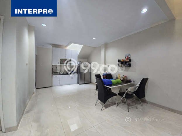 KESEMPATAN TERBAIK! Rumah Asri area Daan Mogot, LT 144m² Bangunan 200m² KESEMPATAN TERBAIK! Rumah Asri area Daan Mogot, LT 144m² Bangunan 200m²