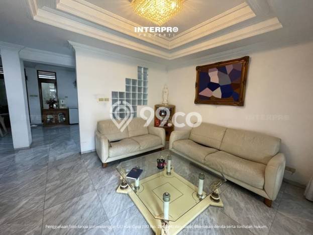 Dijual Rumah Luas Elegan Dengan View Cantik di Intercon, Jakarta Barat Dijual Rumah Luas Elegan Dengan View Cantik di Intercon, Jakarta Barat