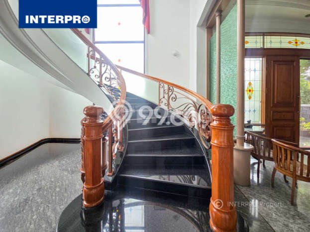 Hunian Elit LB 500m2 Siap Pakai Desain Elegan di Permata Buana, Jakarta Barat Hunian Elit LB 500m2 Siap Pakai Desain Elegan di Permata Buana, Jakarta Barat