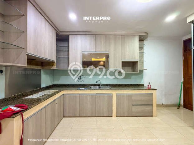 For Sale! Luxury House LT 160m2 Desain Elegan di Permata Buana For Sale! Luxury House LT 160m2 Desain Elegan di Permata Buana