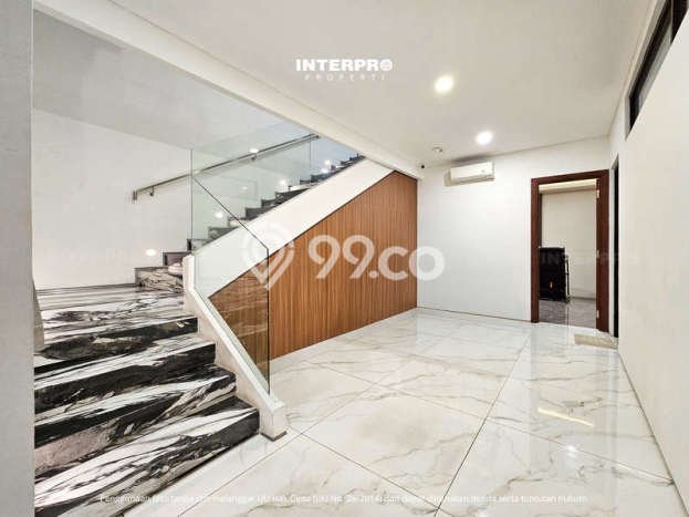 Rumah Mewah LB 360m2 Siap Pakai Desain Elegan di Permata Buana, Jakarta Barat Rumah Mewah LB 360m2 Siap Pakai Desain Elegan di Permata Buana, Jakarta Barat