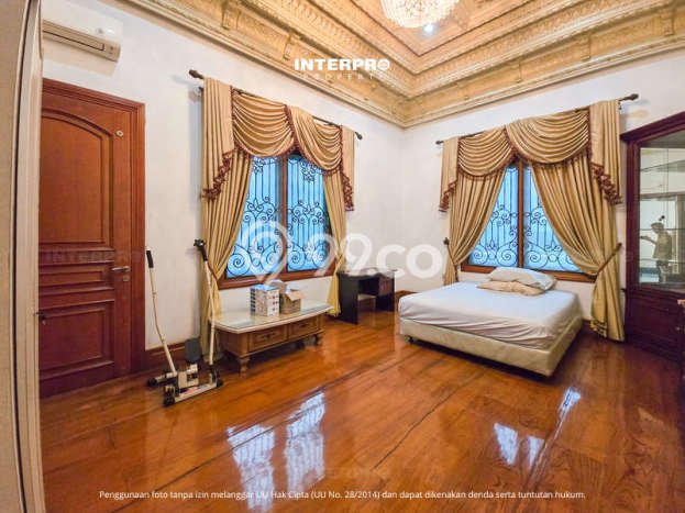 Hunian Elit LB 1000m2 Siap Pakai Desain Elegan di Permata Buana, Jakarta Barat Hunian Elit LB 1000m2 Siap Pakai Desain Elegan di Permata Buana, Jakarta Barat