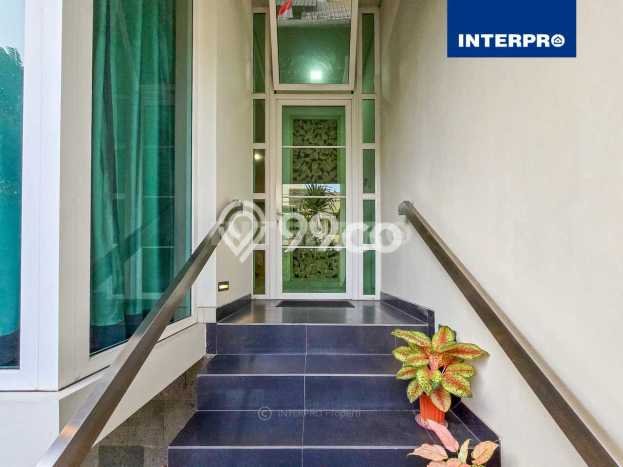 Hunian Nyaman 3 KT di Puri Indah, Jakarta Barat - Luas Tanah 140m² Hunian Nyaman 3 KT di Puri Indah, Jakarta Barat - Luas Tanah 140m²