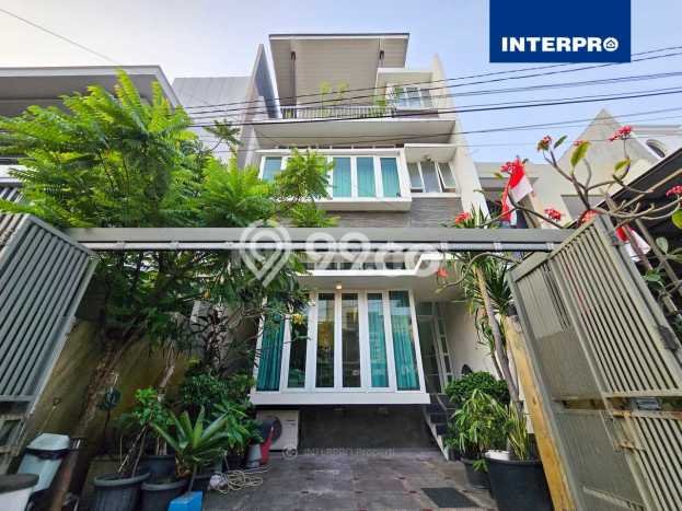 Hunian Nyaman 3 KT di Puri Indah, Jakarta Barat - Luas Tanah 140m² Hunian Nyaman 3 KT di Puri Indah, Jakarta Barat - Luas Tanah 140m²