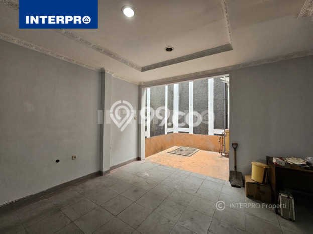 Hunian Elit LB 150m2 Siap Pakai Desain Elegan di Permata Buana, Jakarta Barat Hunian Elit LB 150m2 Siap Pakai Desain Elegan di Permata Buana, Jakarta Barat