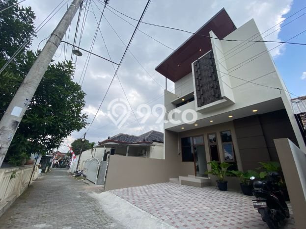 KESEMPATAN TERBAIK! Rumah Nyaman di Seturan, LT 130m² LB 180m² KESEMPATAN TERBAIK! Rumah Nyaman di Seturan, LT 130m² LB 180m²