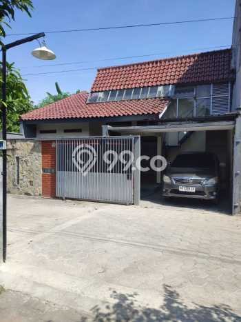 PROPERTI PILIHAN! Rumah Nyaman area Condong Catur, Luas 120m2m² LB 80m2m² PROPERTI PILIHAN! Rumah Nyaman area Condong Catur, Luas 120m2m² LB 80m2m²