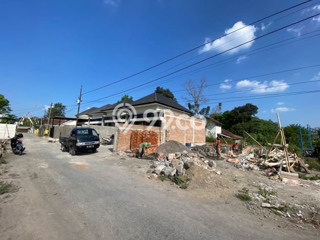 Rumah Exclusive 3 KT 2 KM di Kawasan Nyaman Caturtunggal, Yogyakarta Rumah Exclusive 3 KT 2 KM di Kawasan Nyaman Caturtunggal, Yogyakarta