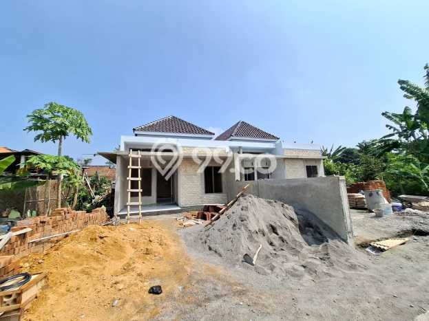 For Sale Rumah 3 Kamar Lokasi Strategis Nyaman dan Strategis di Gamping For Sale Rumah 3 Kamar Lokasi Strategis Nyaman dan Strategis di Gamping