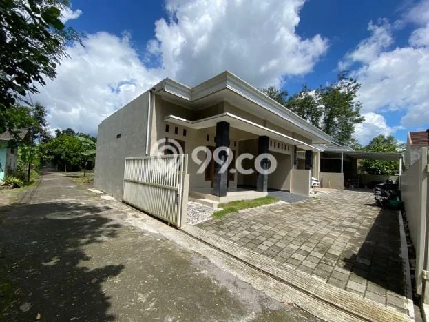 Rumah Modern 3 Kamar LT 95m2 di Condong Catur Rumah Modern 3 Kamar LT 95m2 di Condong Catur