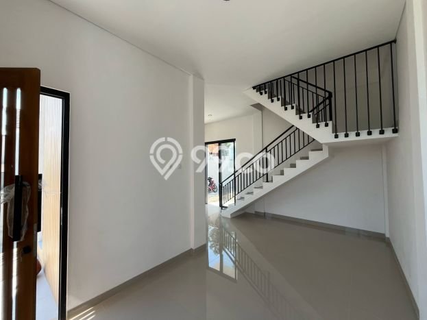 Hunian Nyaman 2 KT di Seturan, Yogyakarta - LT 103m2m² Hunian Nyaman 2 KT di Seturan, Yogyakarta - LT 103m2m²